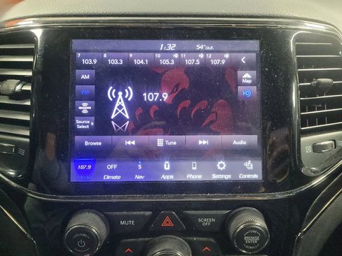 Used 2020 Jeep Grand Cherokee Limited X image 25