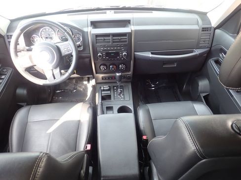 Used 2012 Jeep Liberty Sport AWD/4WD image 11