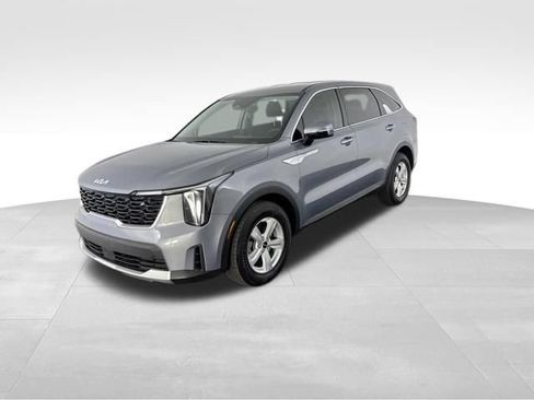 Certified 2024 Kia Sorento LX FWD image 5
