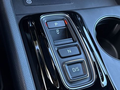 Used 2025 Honda Pilot TrailSport image 25