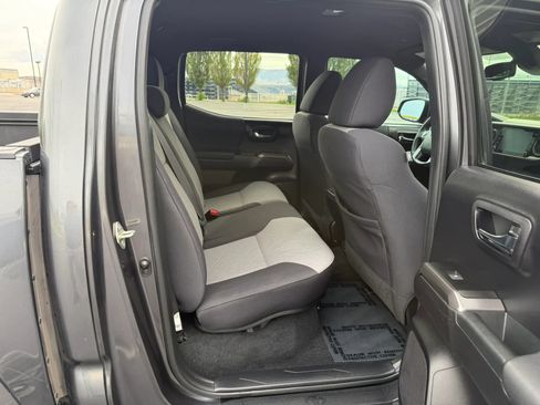 Used 2020 Toyota Tacoma TRD Sport w/ Technology Package AWD/4WD image 21