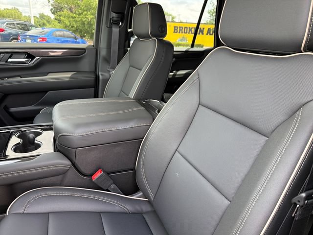 New 2026 GMC Yukon Elevation AWD/4WD image 16