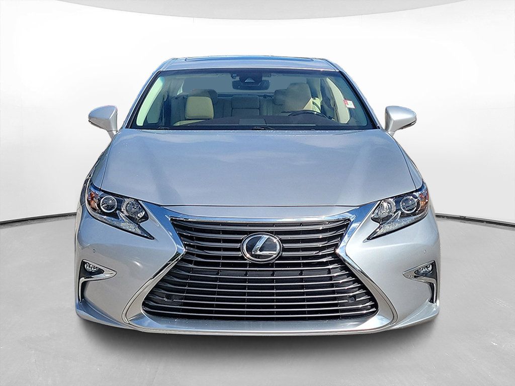 Used 2017 Lexus ES 350 w/ Premium Package FWD image 2