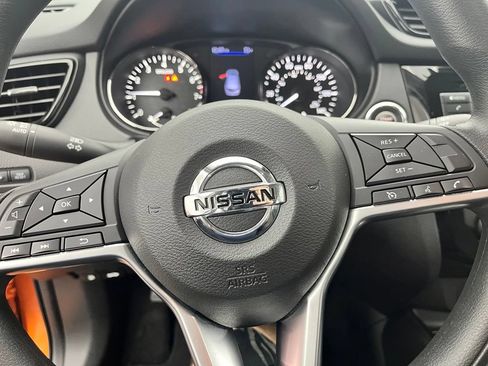 Used 2020 Nissan Rogue Sport SV FWD image 21