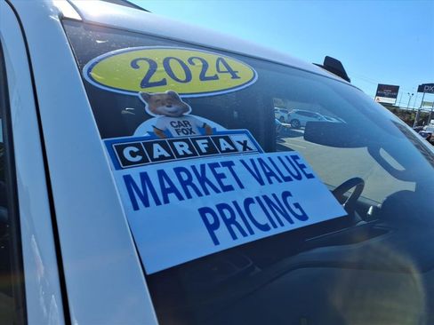 Used 2024 Chevrolet Silverado 2500 LT image 9