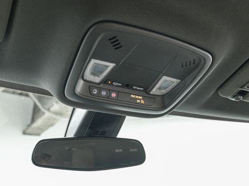 Used 2023 Chevrolet Traverse LS image 23