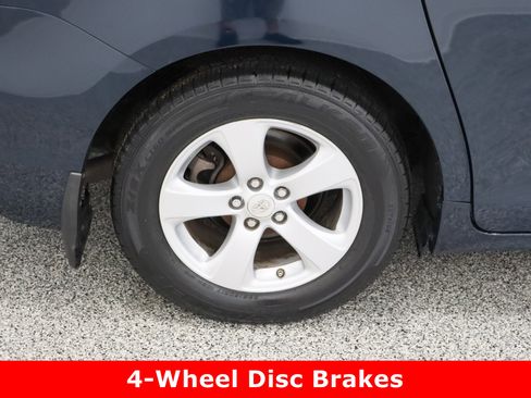 Used 2011 Toyota Sienna LE image 6