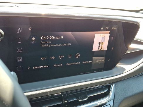 Used 2024 Buick Envista Sport Touring w/ Convenience I Package FWD image 14