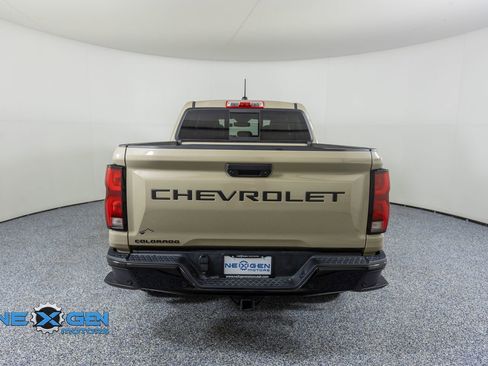Used 2024 Chevrolet Colorado Z71 w/ Z71 Convenience Package 2 AWD/4WD image 6