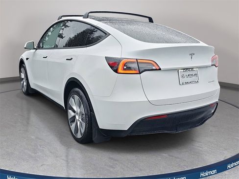 Used 2021 Tesla Model Y Long Range image 7