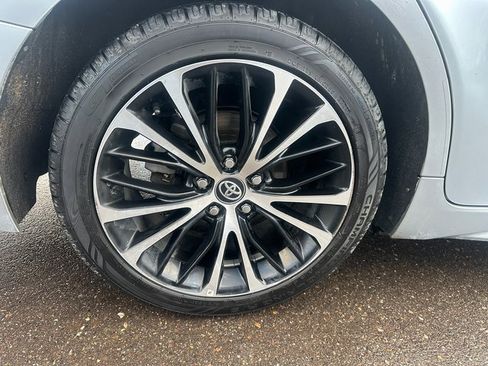 Used 2018 Toyota Camry SE image 10