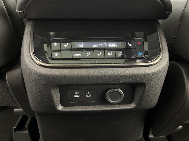 Used 2026 Nissan Armada PRO-4X AWD/4WD image 42