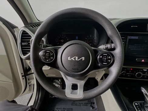 Used 2022 Kia Soul LX FWD image 16