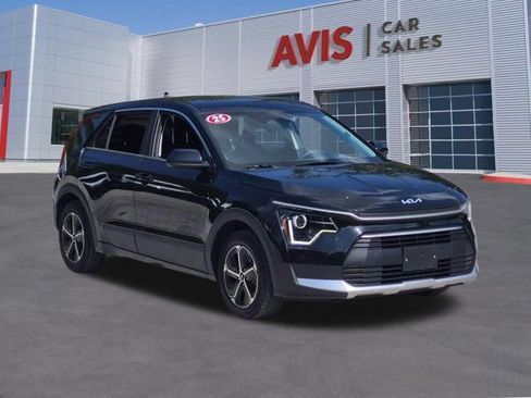 Used 2025 Kia Niro LX FWD image 3
