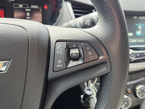 Used 2017 Chevrolet Trax LS image 19