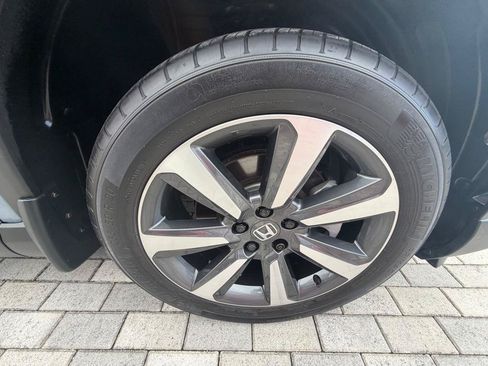 Used 2025 Honda Pilot Touring image 36