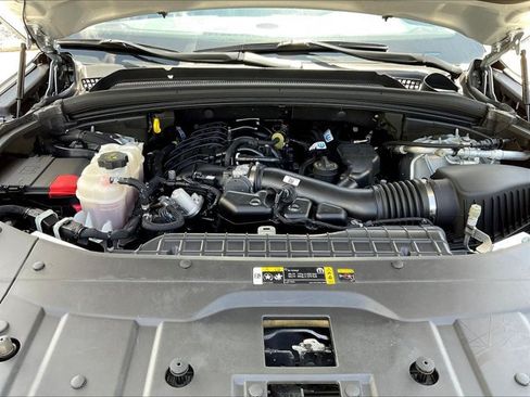 Used 2023 Jeep Grand Cherokee Limited RWD image 11