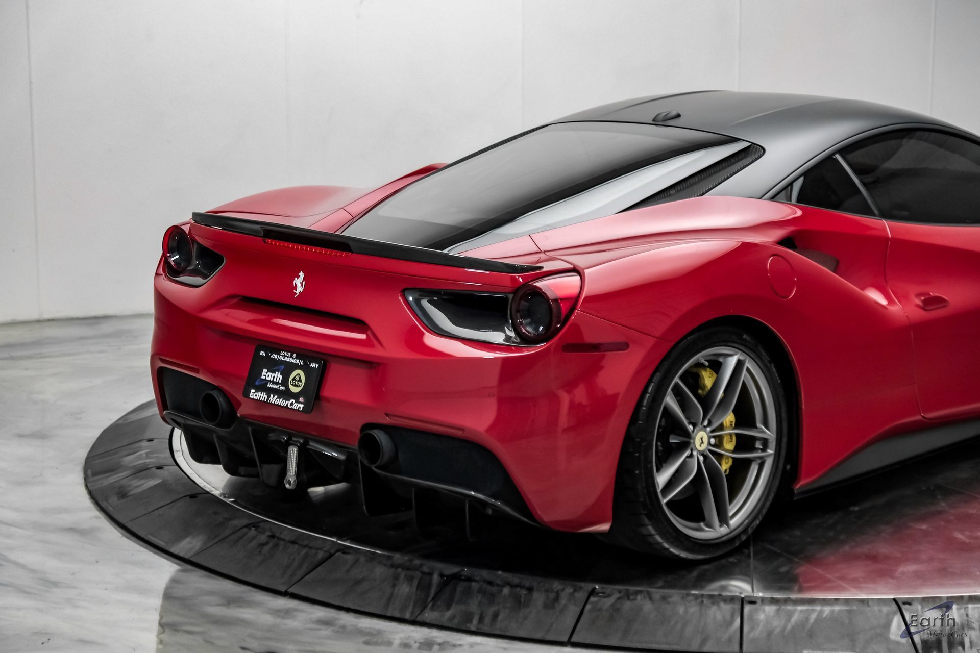 Used 2017 Ferrari 488 GTB RWD image 22