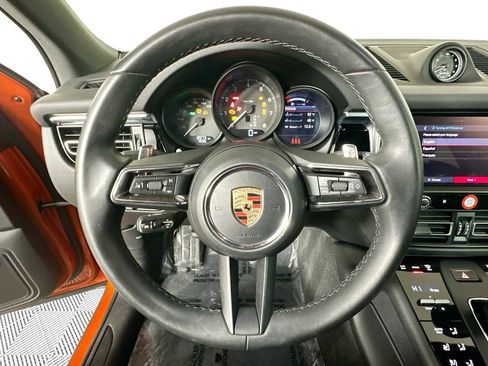 Used 2024 Porsche Macan image 12