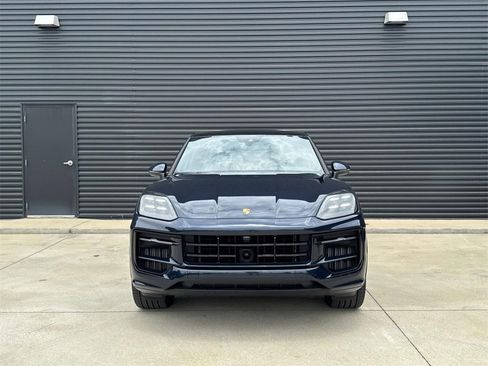 Used 2025 Porsche Cayenne S image 10