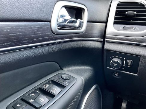 Used 2014 Jeep Grand Cherokee Summit w/ Trailer Tow Group IV RWD image 36