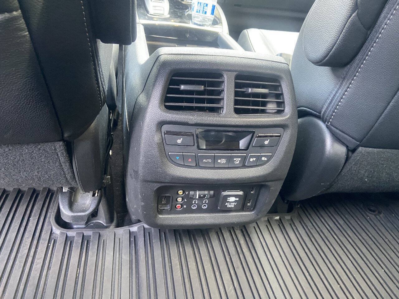 Used 2017 Honda Pilot Elite image 11