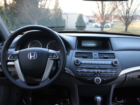 Used 2010 Honda Accord EX image 18