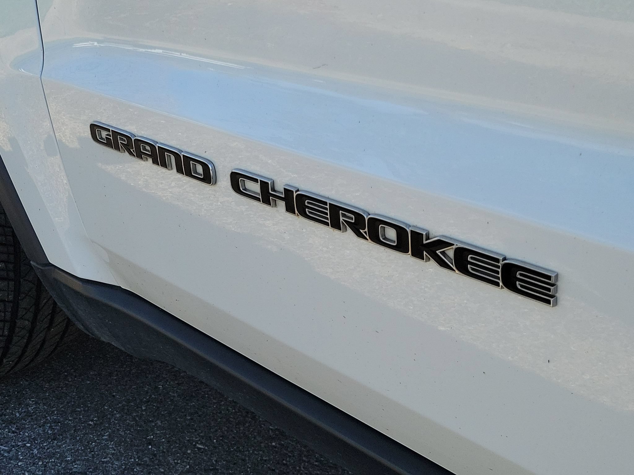 Used 2019 Jeep Grand Cherokee Laredo w/ Security & Convenience Group AWD/4WD image 26