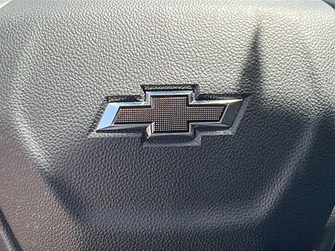 Used 2025 Chevrolet Trax ACTIV w/ Sunroof Package FWD image 17