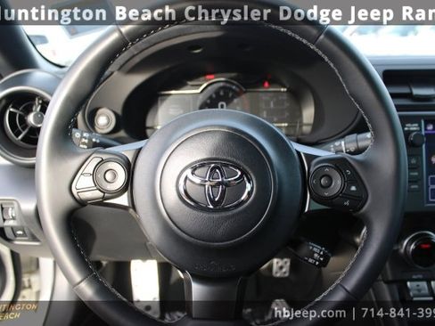 Used 2024 Toyota GR86 Premium image 14