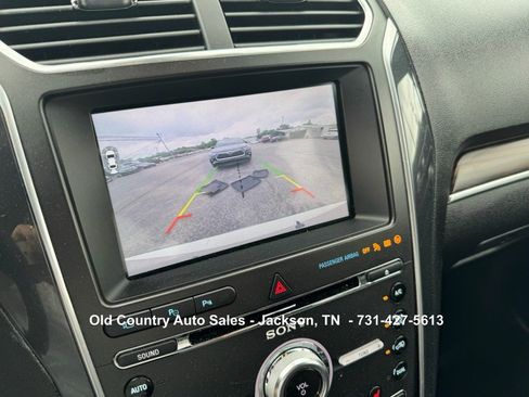 Used 2017 Ford Explorer Limited w/ Equipment Group 301A AWD/4WD image 38