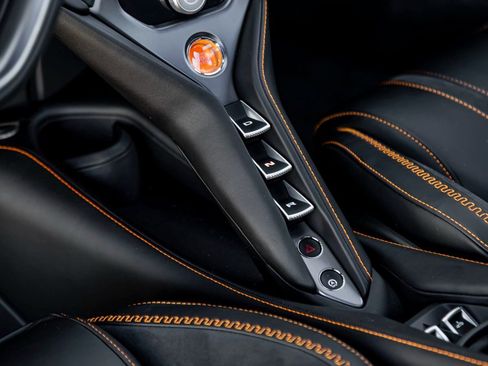 Used 2026 McLaren 750S Spider image 20