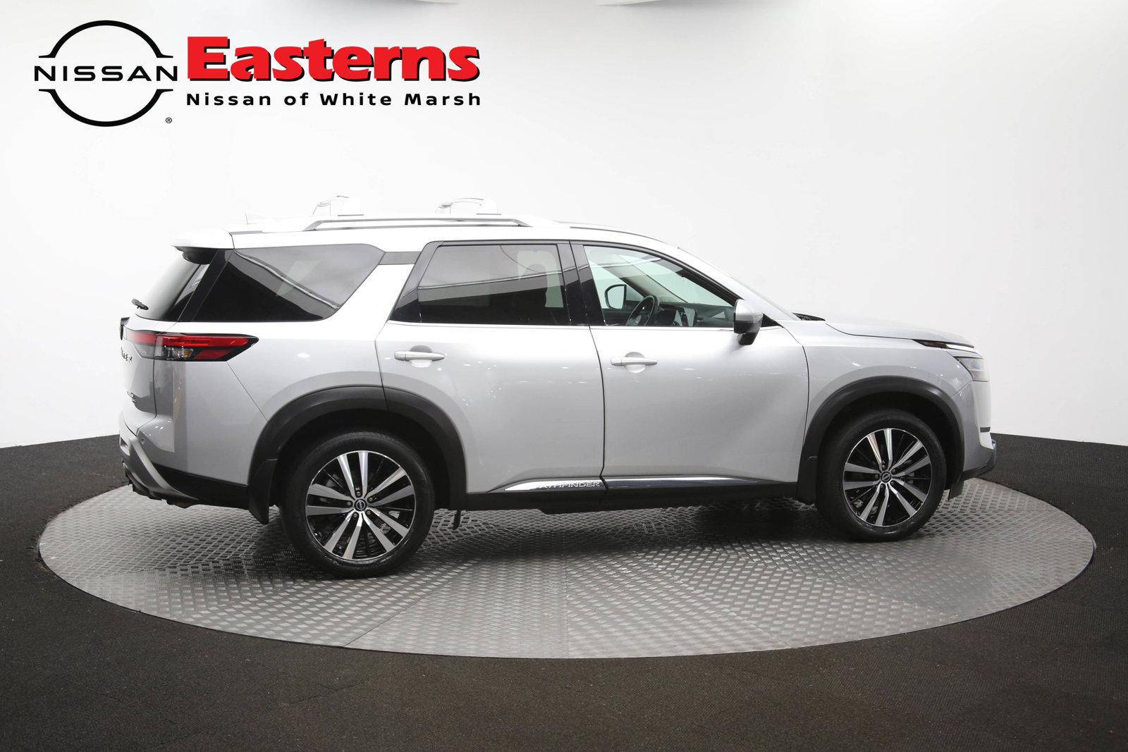 Used 2023 Nissan Pathfinder Platinum AWD/4WD image 42