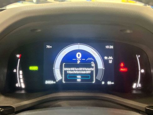 Used 2025 Toyota Camry SE w/ Convenience Package FWD image 14