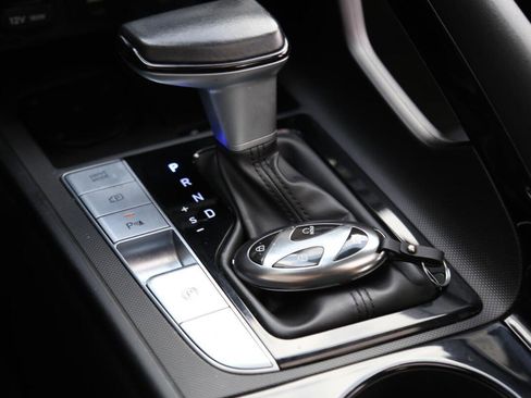 Used 2024 Hyundai Elantra Limited image 37