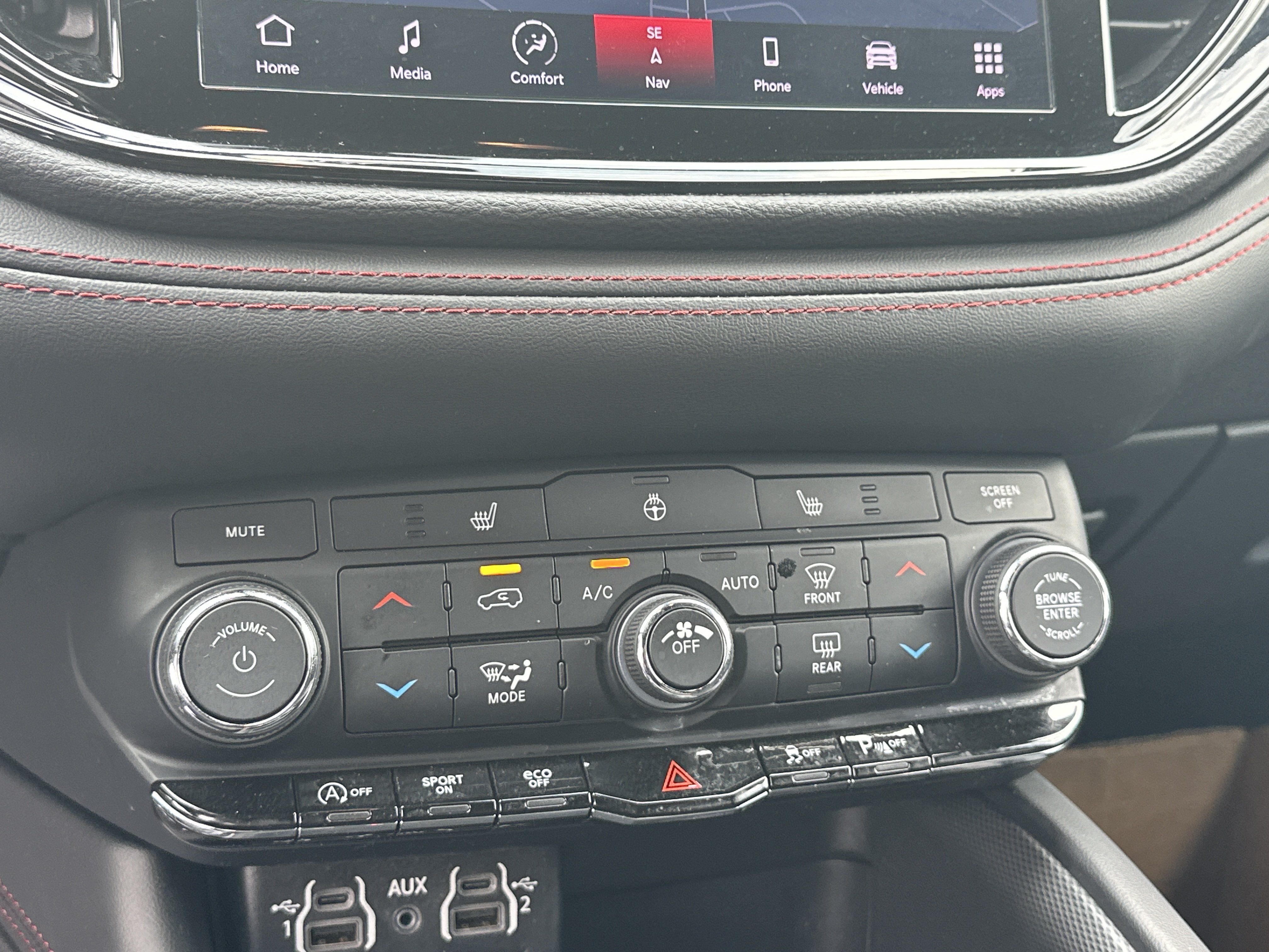 Used 2025 Dodge Durango GT w/ Blacktop Package RWD image 35
