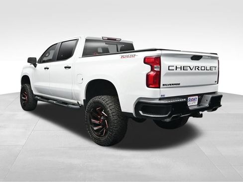 Used 2021 Chevrolet Silverado 1500 LT Trail Boss w/ Convenience Package II AWD/4WD image 3
