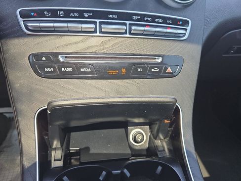 Used 2017 Mercedes-Benz GLC 300 w/ Premium 1 Package image 21