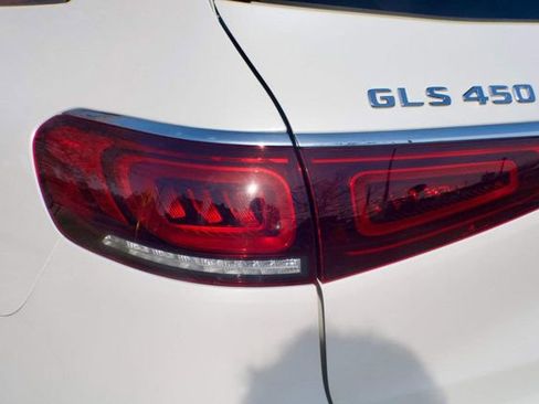 Used 2022 Mercedes-Benz GLS 450 4MATIC image 16