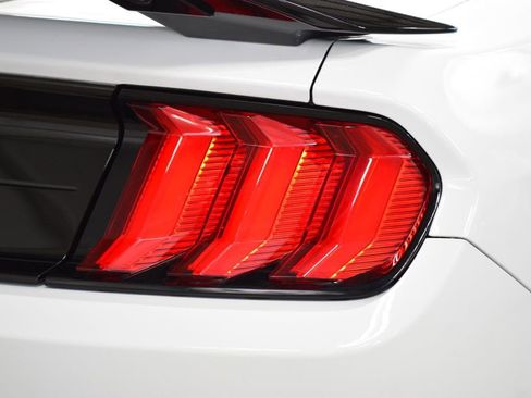 Used 2020 Ford Mustang Shelby GT500 w/ Technology Package RWD image 21