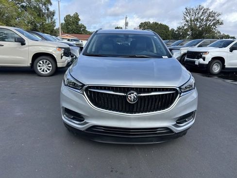 Used 2021 Buick Enclave Essence w/ Sound and Sites Package image 2