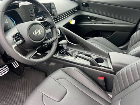 New 2026 Hyundai Elantra SEL Sport FWD image 9