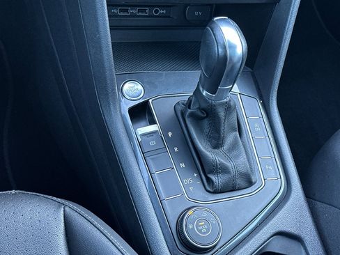 Used 2019 Volkswagen Tiguan SEL R-Line w/ 3rd Row Seat Package image 24