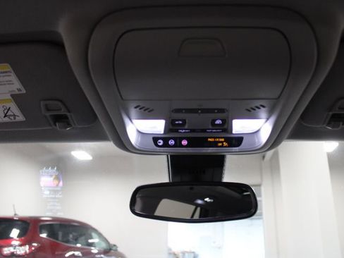 Certified 2022 GMC Terrain SLT w/ Tech Package image 44