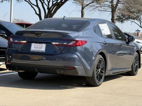 New 2026 Toyota Camry SE image 4