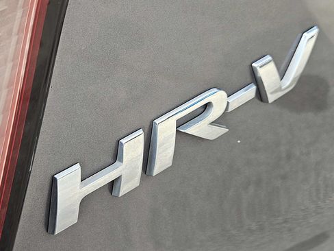 Used 2016 Honda HR-V EX image 11