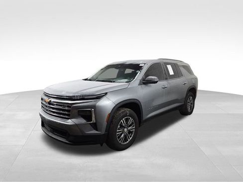 Used 2024 Chevrolet Traverse LT w/ LPO, Floor Liner Package image 2