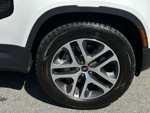 Used 2020 Land Rover Defender 110 SE image 11