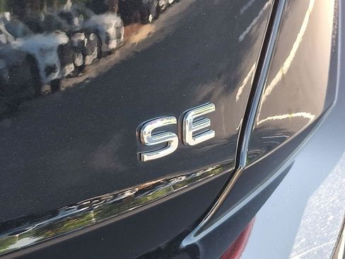 Used 2023 Volkswagen Jetta SE w/ Panoramic Sunroof Package FWD image 31
