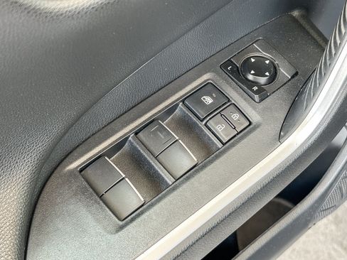 Used 2020 Toyota RAV4 Limited FWD image 25